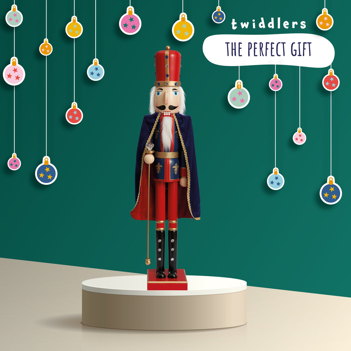 Traditional Wooden Christmas Nutcracker King (90cm) – Extra Large