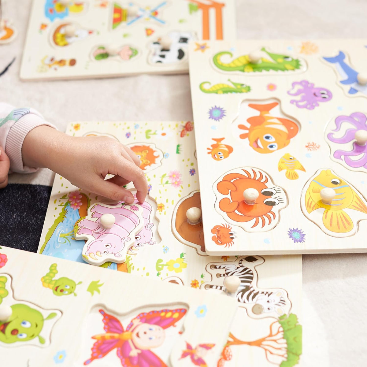 Early Learning Wooden Peg Wildlife Puzzles Set