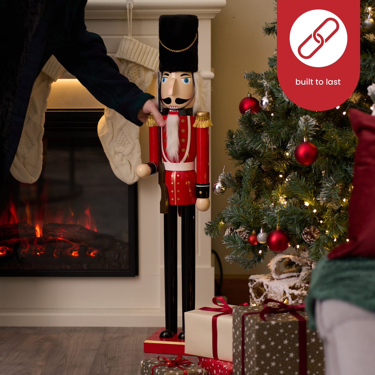 Traditional Wooden Christmas Nutcracker Kings Guard (90cm) – Extra Large