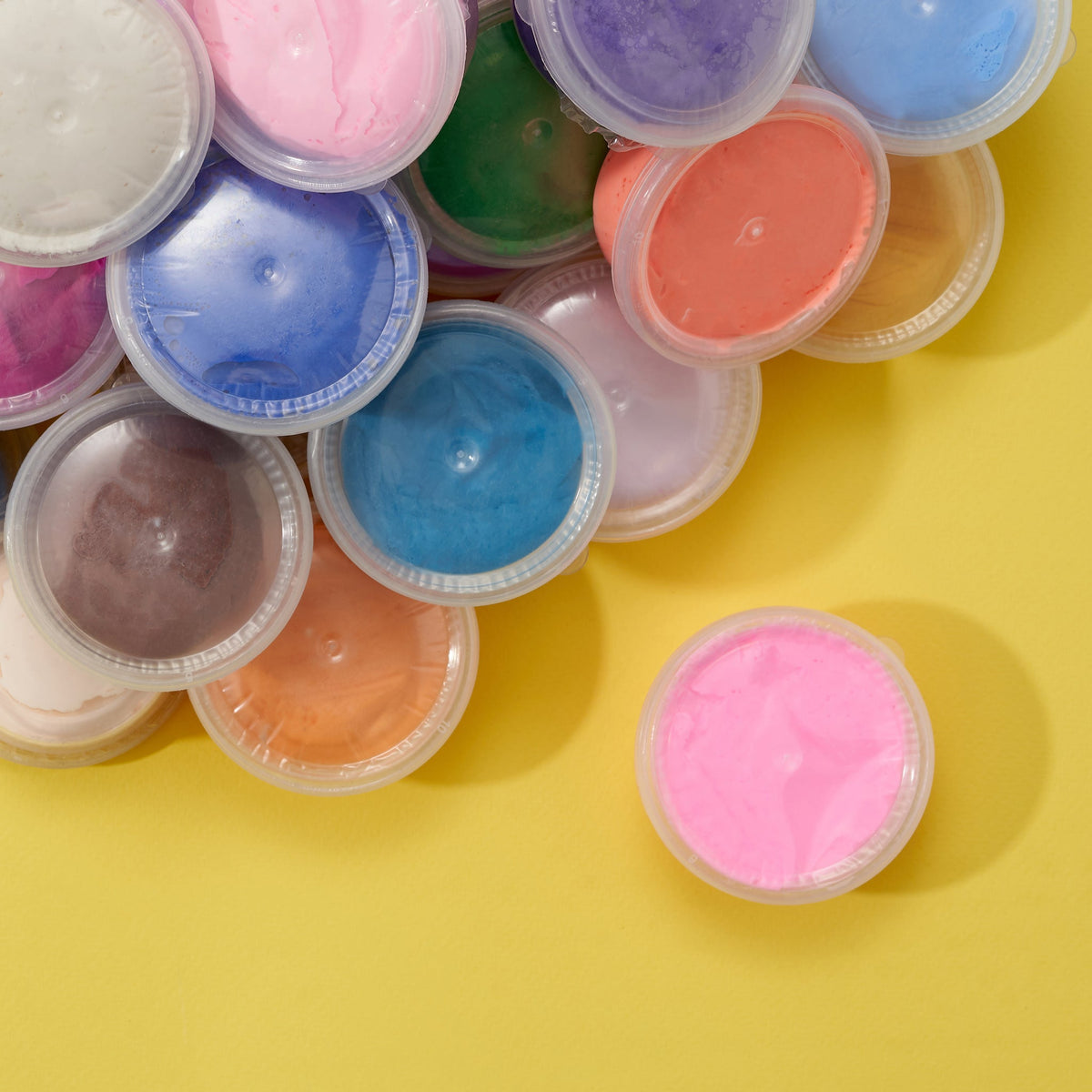 Clay Craft Kit Including 40 Tubs of Clay